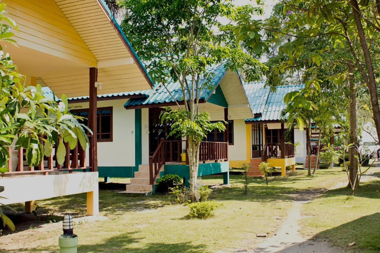 Siraya Beachfront Resort Ko Pha Ngan Buitenkant foto
